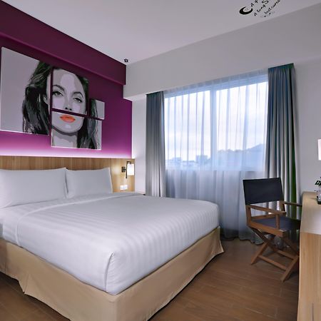 Fame Hotel Sunset Road Kuta  Exterior photo