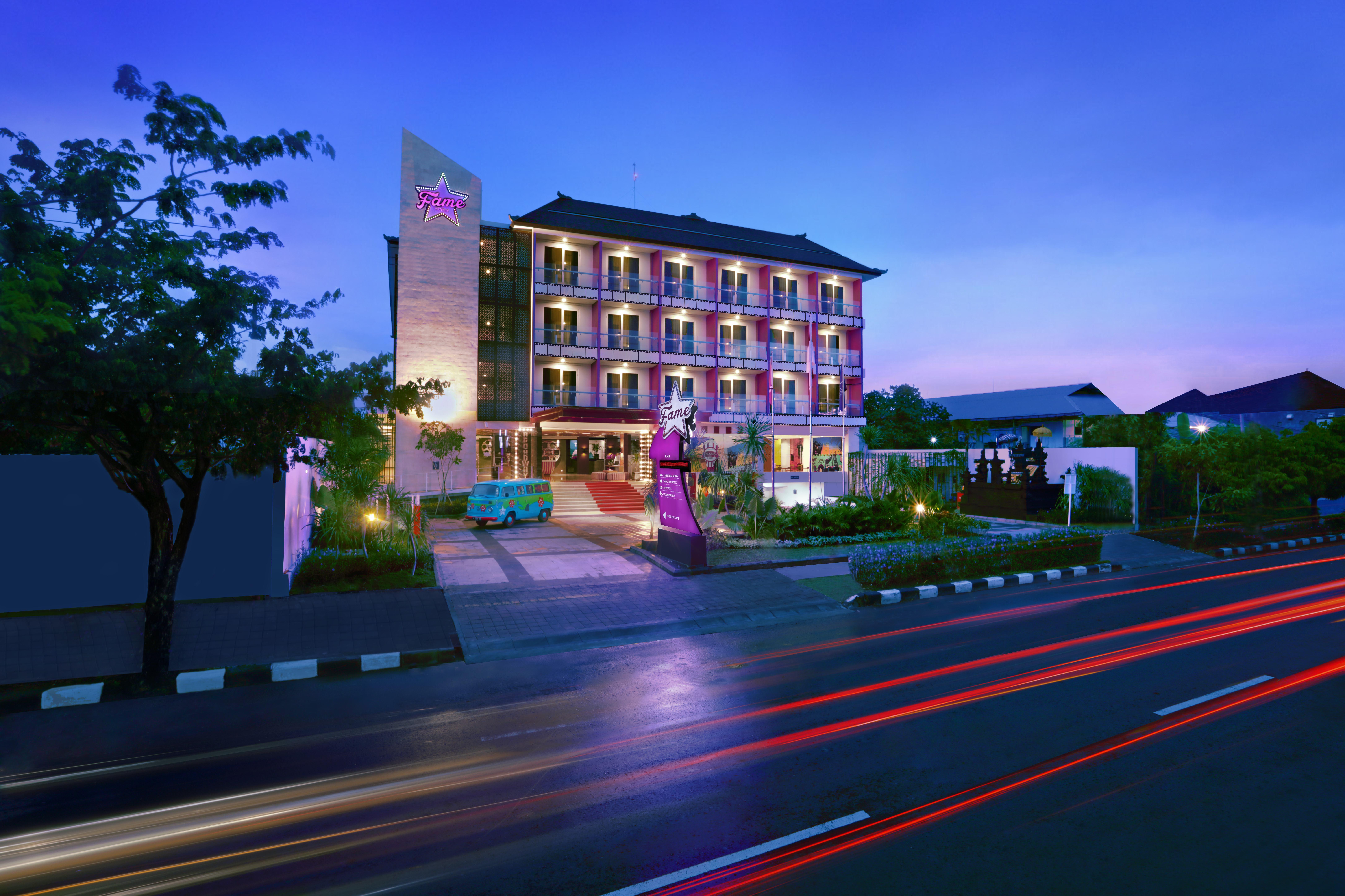 Fame Hotel Sunset Road Kuta  Exterior photo