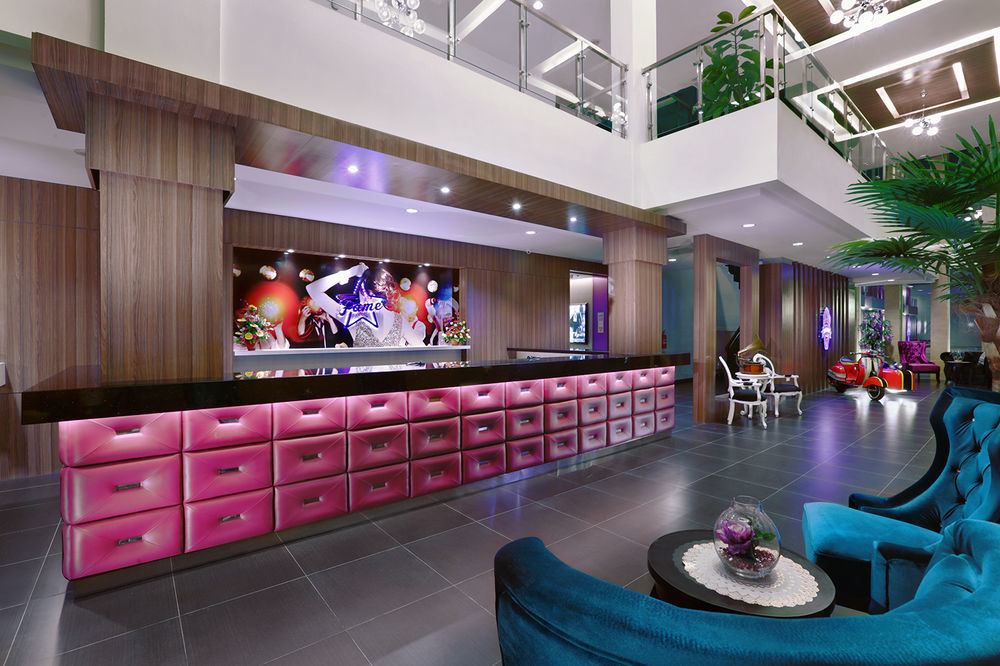 Fame Hotel Sunset Road Kuta  Exterior photo